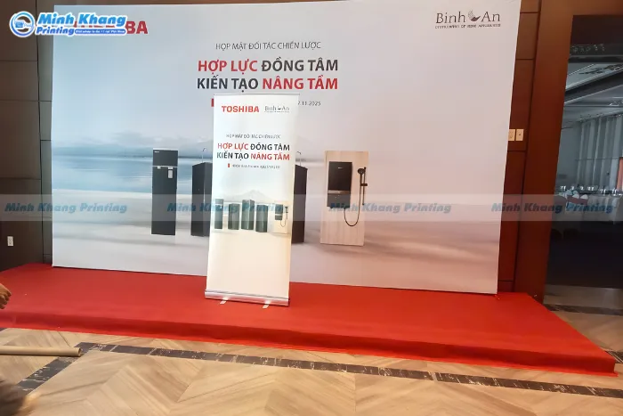 Mẫu phông nền in bạt hiflex của TOSIBA họp mặt đối tác chiến lược