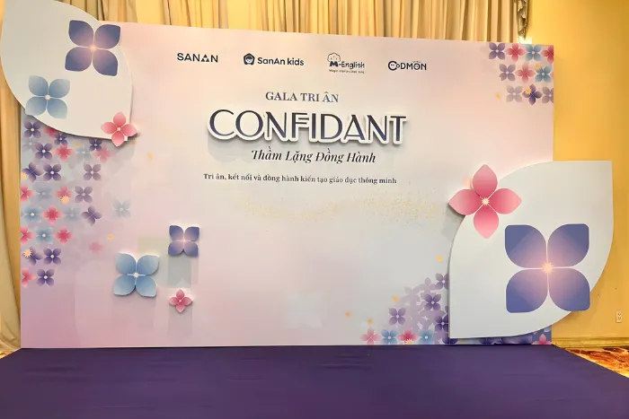 Mẫu backdrop tri ân CONFIDANT in pp bồi formex