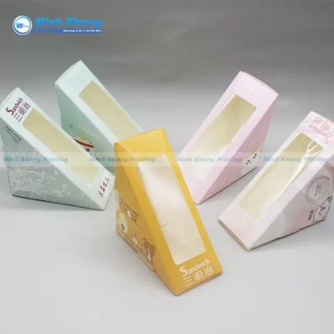 Mẫu hộp đựng sandwich kích thước 12x12x5cm, tối ưu cho bánh tam giác truyền thống, giảm thiểu chi phí vật liệu