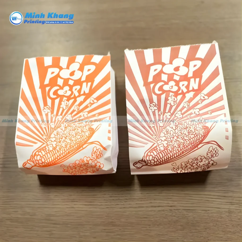 Mẫu túi đựng bỏng ngô này sử dụng giấy Ford định lượng cao, đảm bảo form đứng vững chãi khi chứa đầy bắp