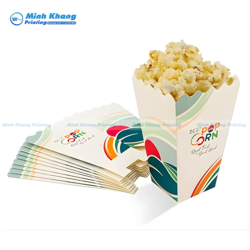 Mẫu túi đựng bỏng ngô lớn có thiết kế vuông và cao, đảm bảo bắp không bị tràn ra ngoài