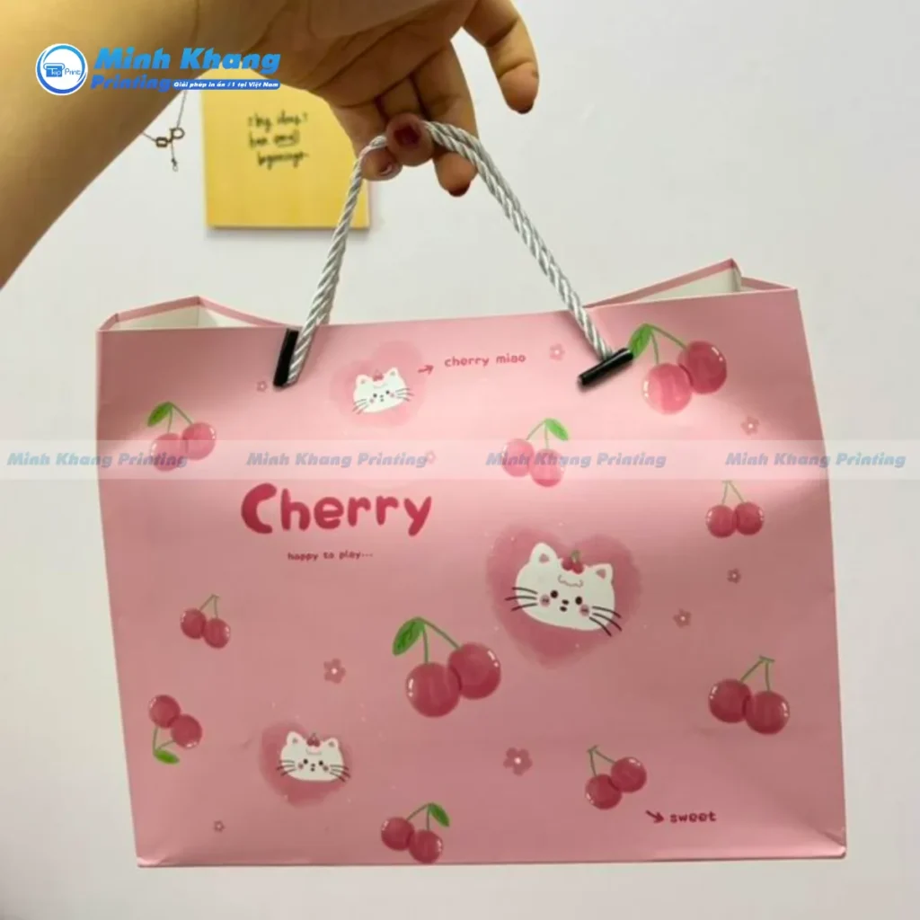 Mẫu túi giấy đựng quà đẹp cherry cherry