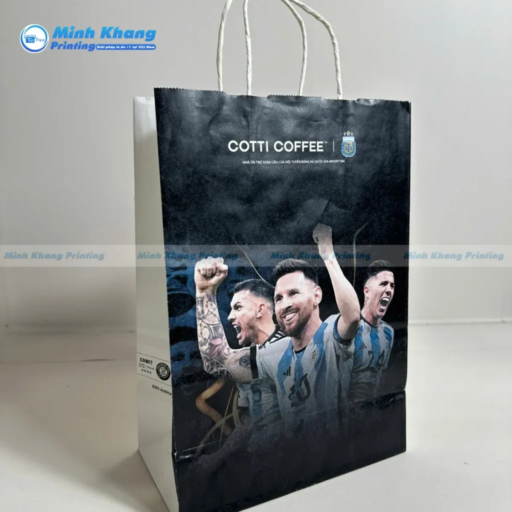 Mẫu túi giấy kraft đen trắng in hình Messi 