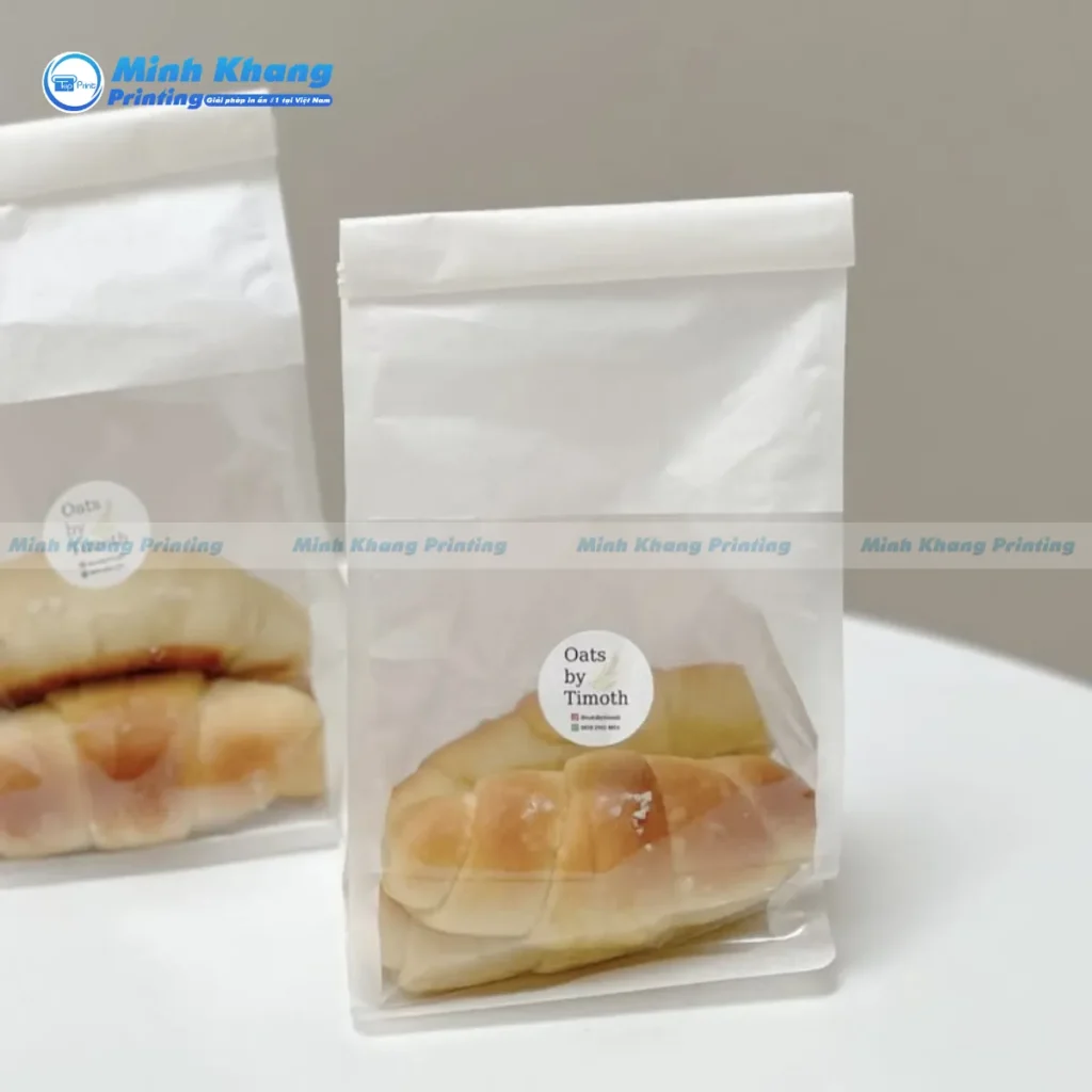 Mẫu túi giấy bánh mì chất liệu giấy MG kèm kính trong suốt