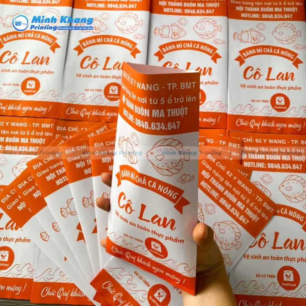 Mẫu túi giấy bánh mì chả cá Cô Lan