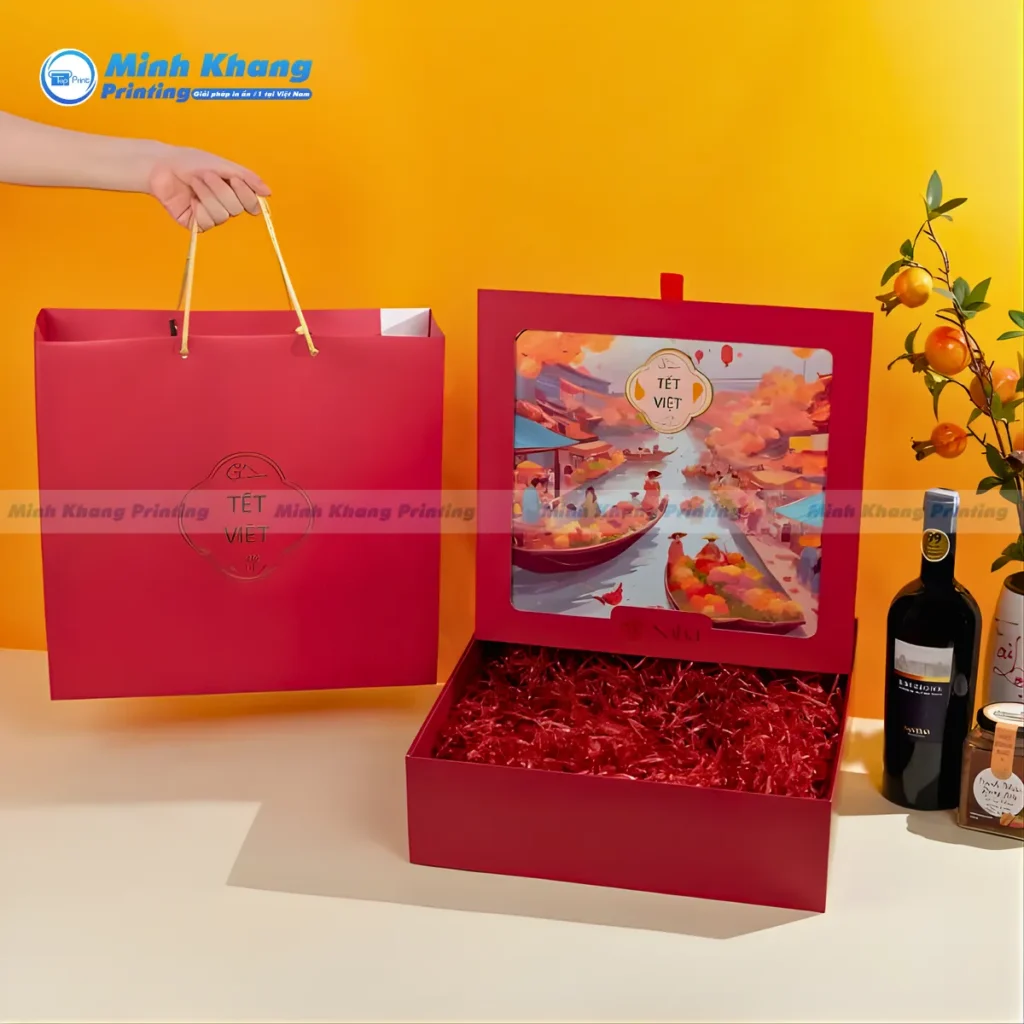 Mẫu túi giấy đựng quà Tết kích thước túi đứng 25x10x35cm lý tưởng để đựng chai rượu vang hoặc các hộp bánh cao