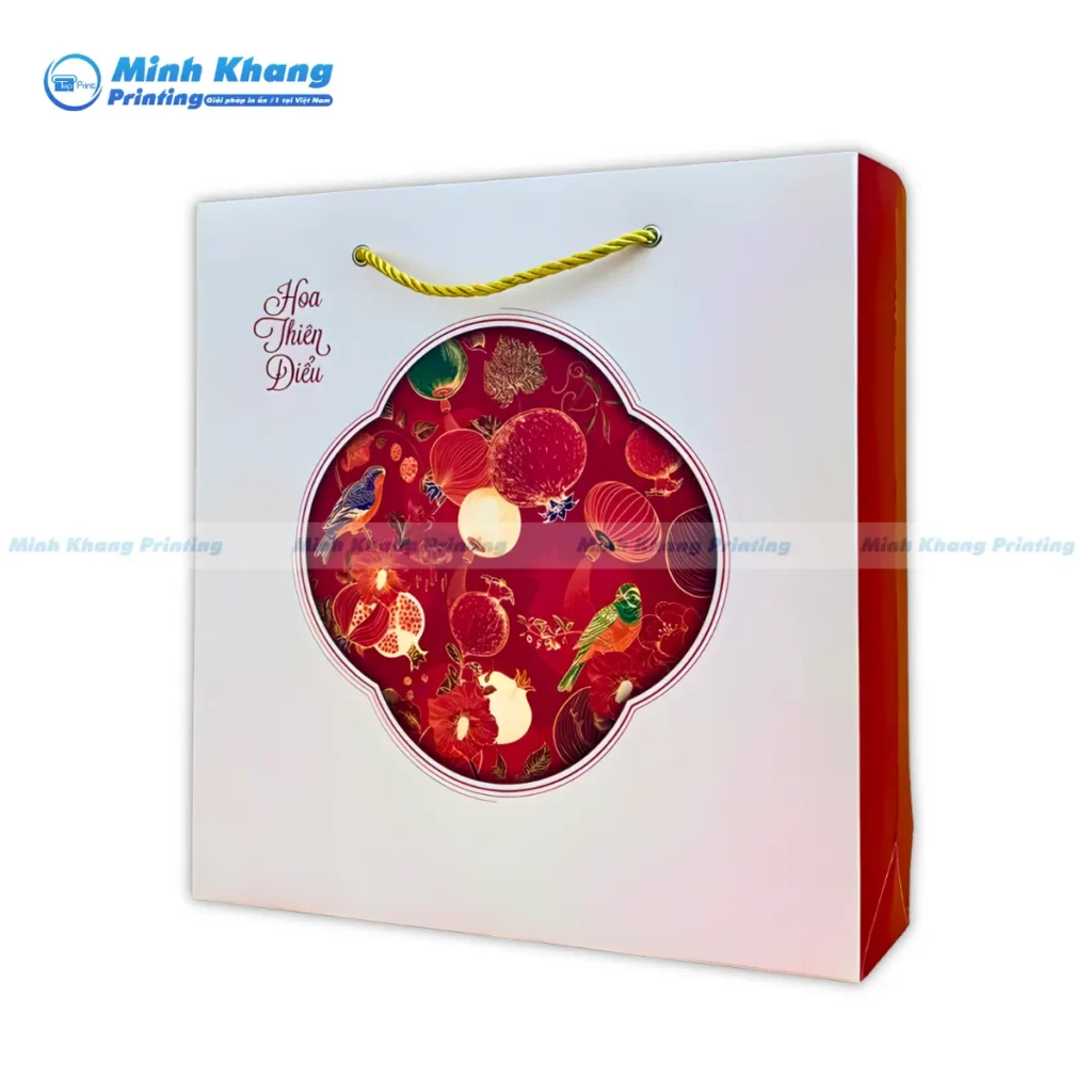 Mẫu túi giấy đựng quà Tết có đáy gia cố bằng carton, đảm bảo chịu lực tốt cho các món quà nặng