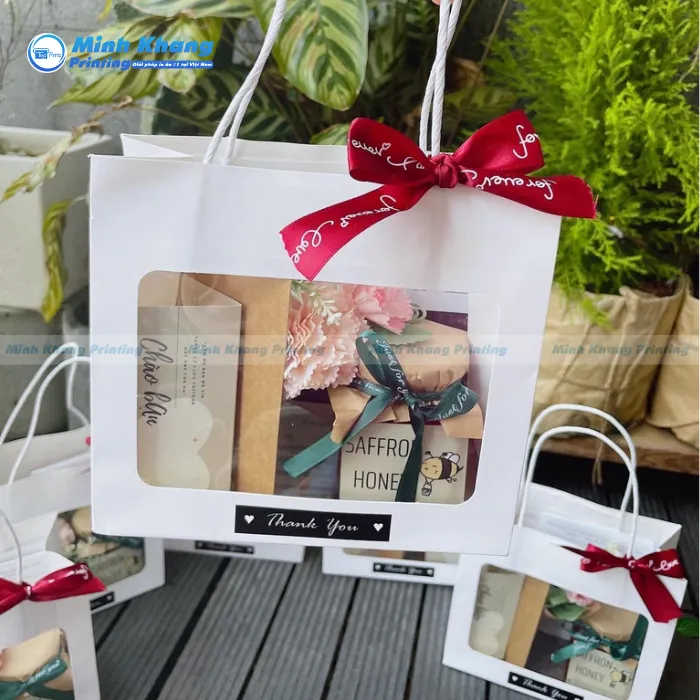 Mẫu Túi Giấy Mặt Kính Đựng Qùa Hình Chữ Nhật
