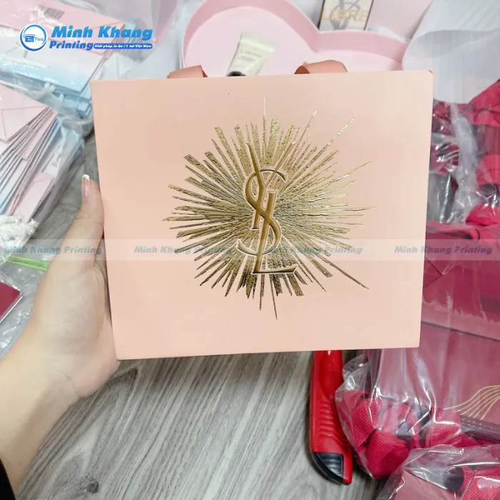 Mẫu Túi Giấy YSL Chất Liệu Cao Cấp, Bền Đẹp & Ấn Tượng