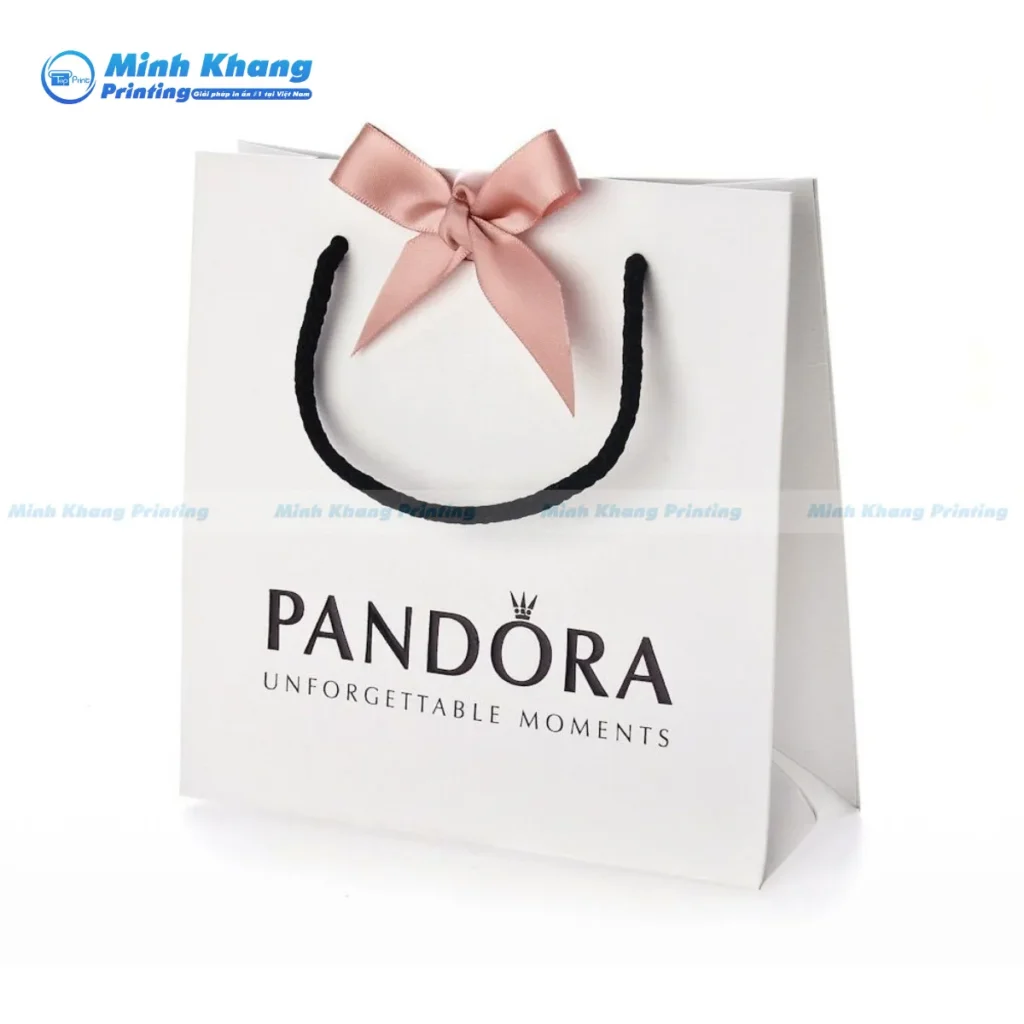 Mẫu túi giấy đựng trang sức Pandora có đính nơ
