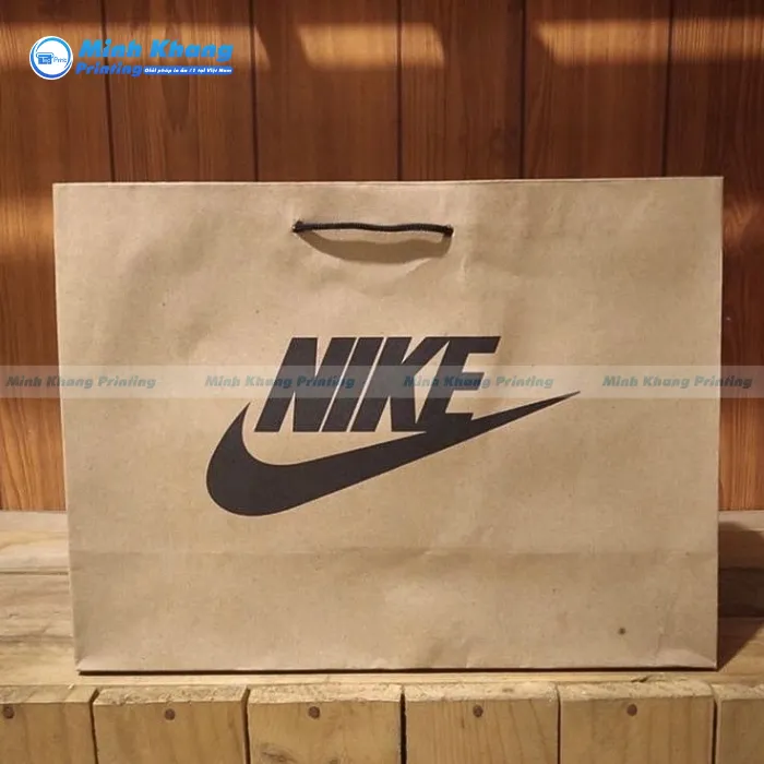 Mẫu Túi Giấy Nike Nhẹ Nhàng & Tiện Lợi Giúp Dễ Dàng Mang Theo Khi Di Chuyển