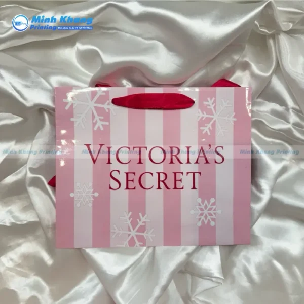 Mẫu Túi Giấy Victoria’s Secret Phiên Bản Lễ Hội & Rực Rỡ