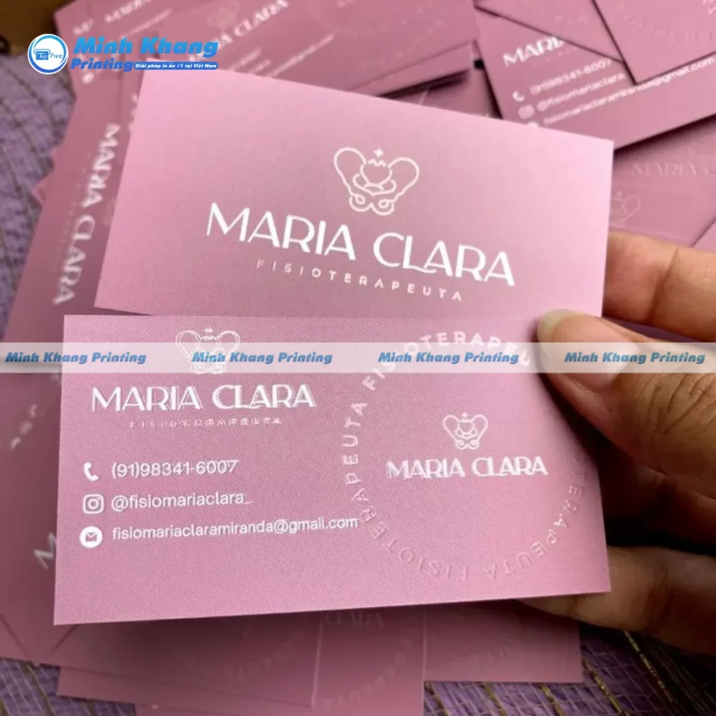 Mẫu Danh thiếp màu hồng đất lạ mắt, in dập nổi phù hợp cho thương hiệu sáng tạo