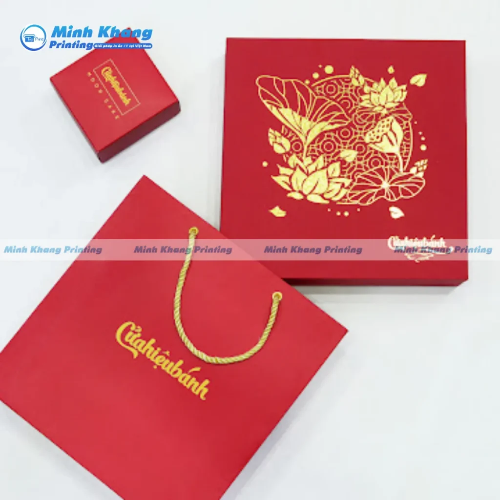Mẫu túi giấy bánh trung thu sang trọng với thiết kế hoa sen nổi bật