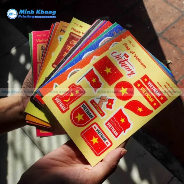 Mẫu sticker cờ Việt Nam với kích thước lớn đa dạng mẫu