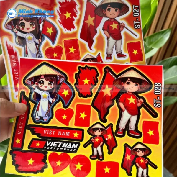 Mẫu nhãn dán decal cờ Việt Nam có các nhận vậy mặc quốc phục