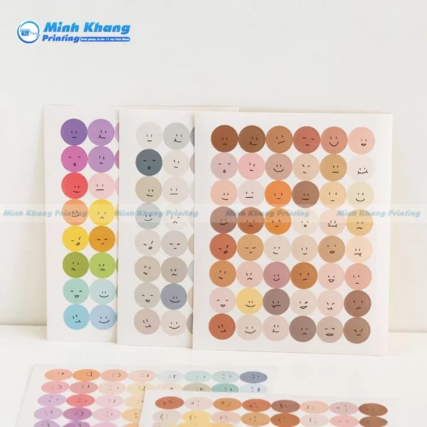 Mẫu sticker mặt cười tròn với đa dạng biểu cảm khác nhau