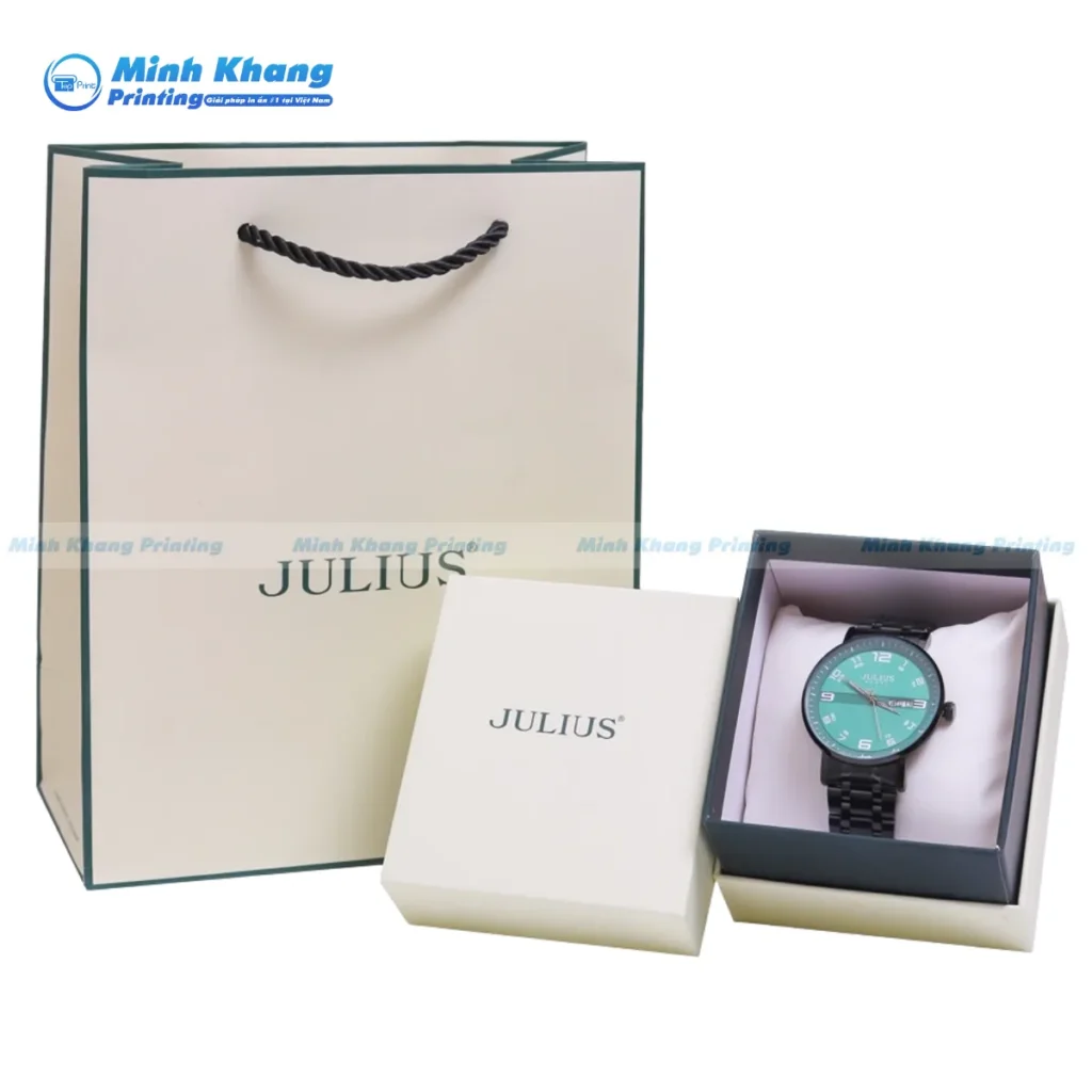 Mẫu túi giấy đựng đồng hồ có logo thương hiệu JULIUS