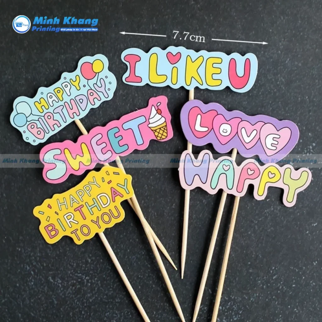 Mẫu tag giấy hình trái tim là phụ kiện không thể thiếu trong các dịp lễ tình nhân hoặc kỷ niệm