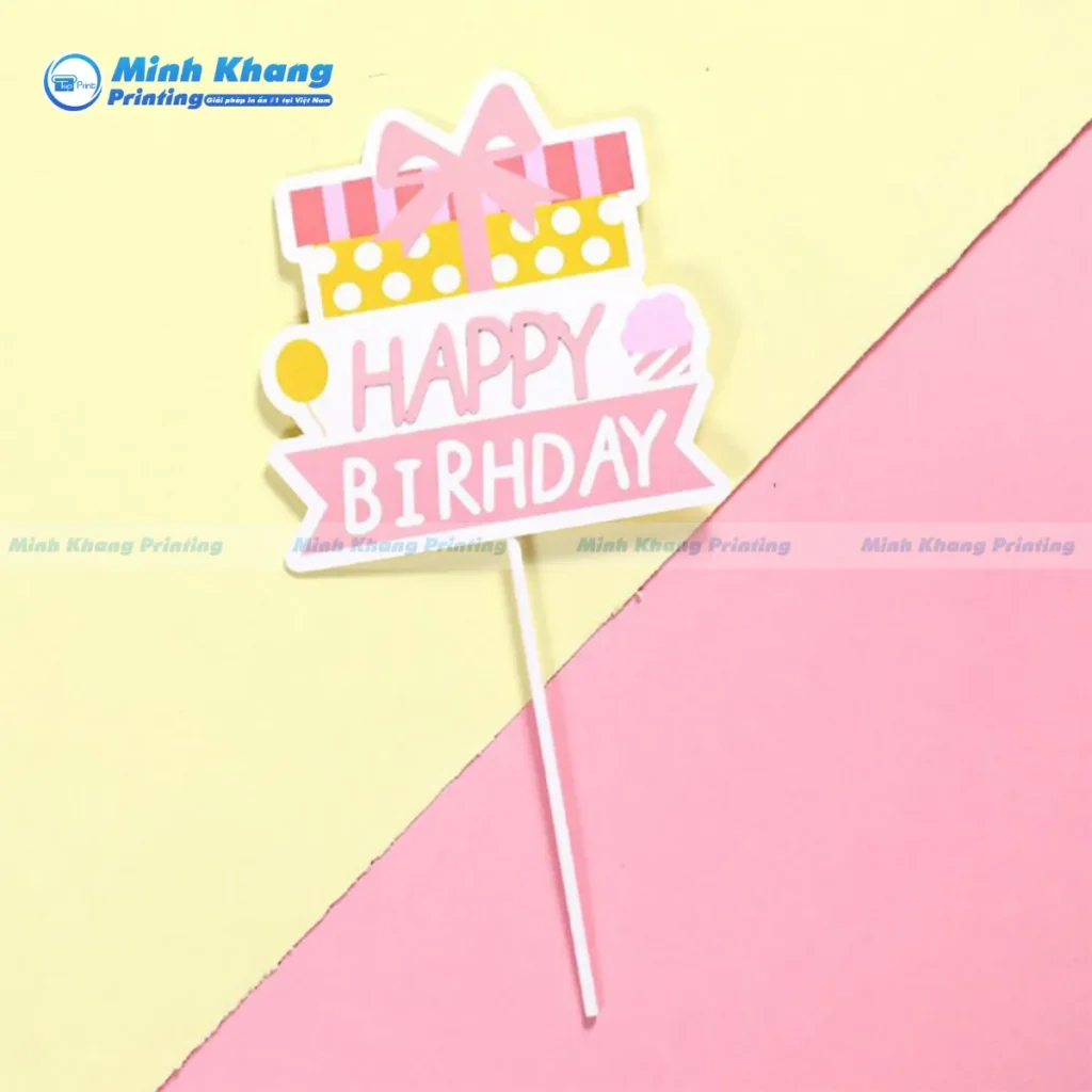 Những Lưu Ý Quan Trọng Khi Đặt In Tag Giấy Cắm Bánh
