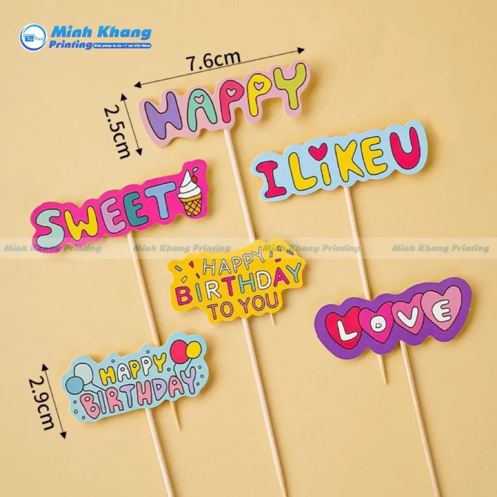 Những Lưu Ý Quan Trọng Khi Đặt In Tag Giấy Cắm Bánh
