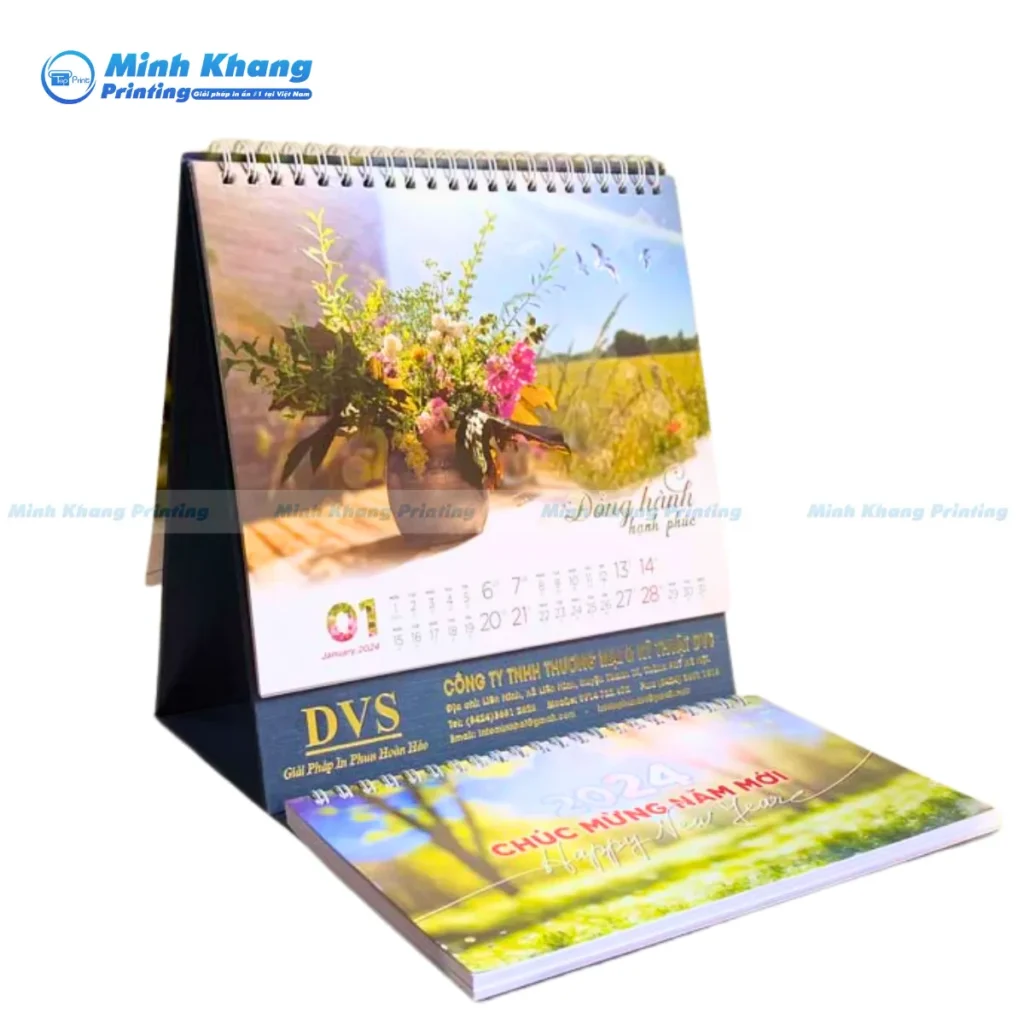 Mẫu lịch chữ M để bàn ép kim logo nhũ vàng nổi bật giúp thương hiệu của bạn luôn tỏa sáng 365 ngày