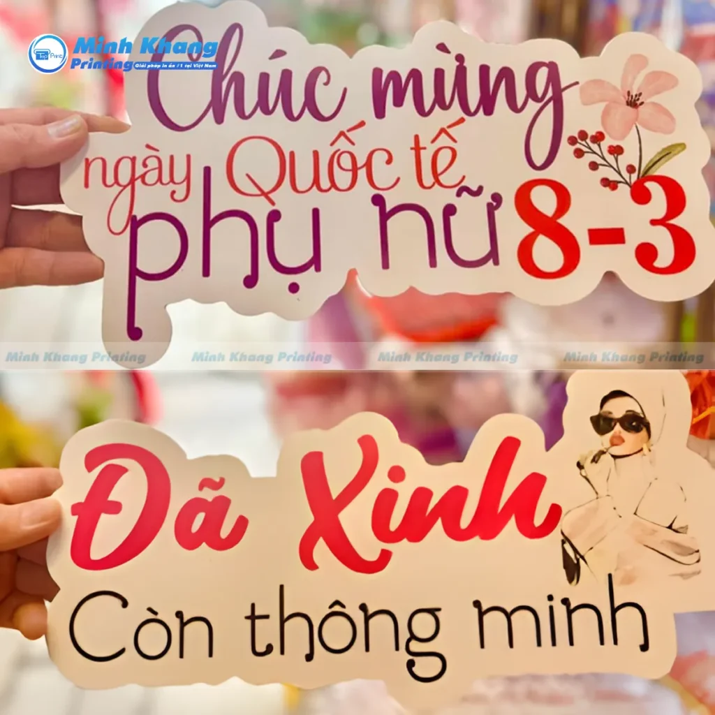 Mẫu bảng cầm tay 8/3 bo góc tinh tế trên nền Formex bền bỉ phục vụ sự kiện chuyên nghiệp