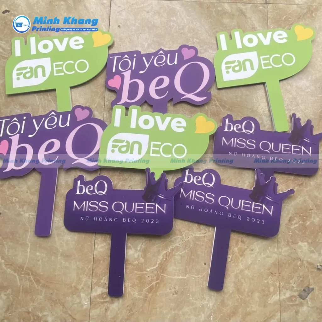 Mẫu hashtag in UV cho công ty đảm bảo màu sắc thương hiệu luôn chuẩn xác và sắc nét