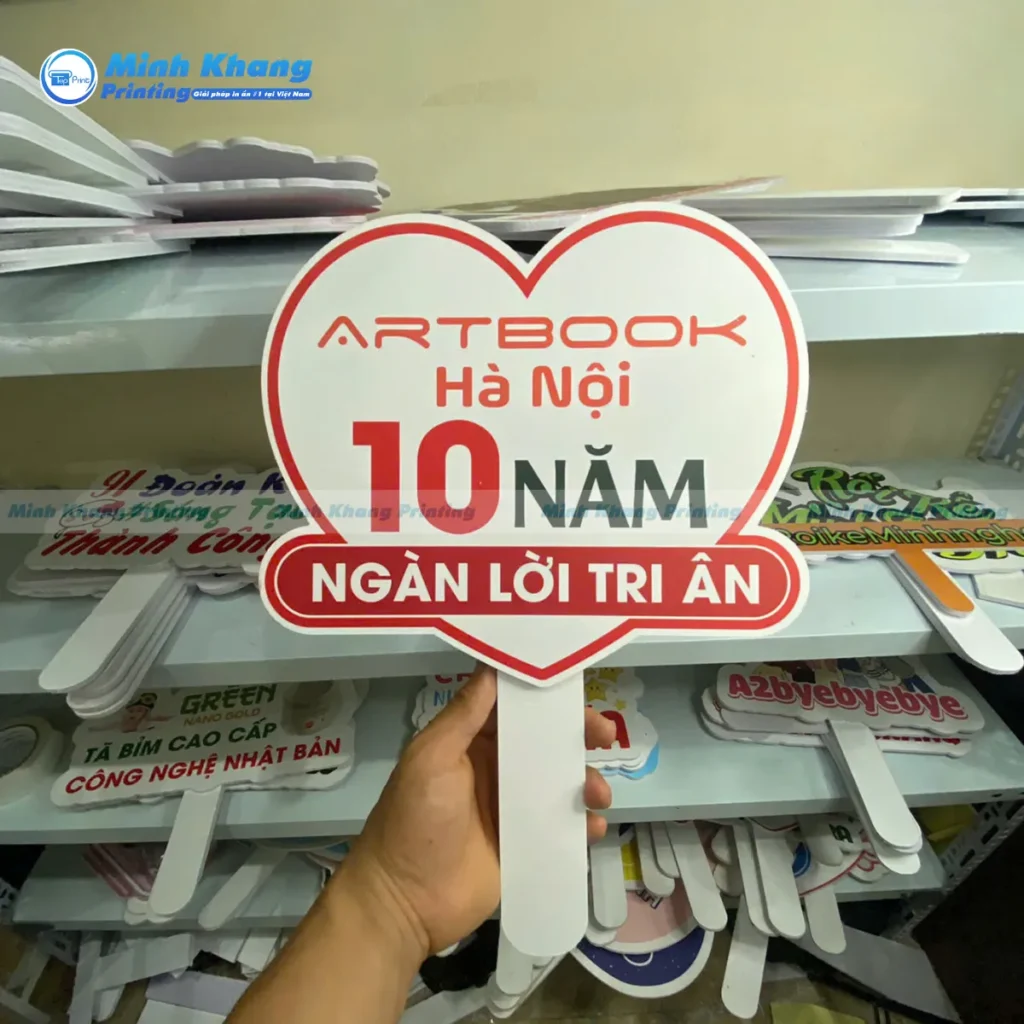 Các Chất Liệu & Công Nghệ Phổ Biến Khi In Hashtag Cầm Tay Hiện Nay