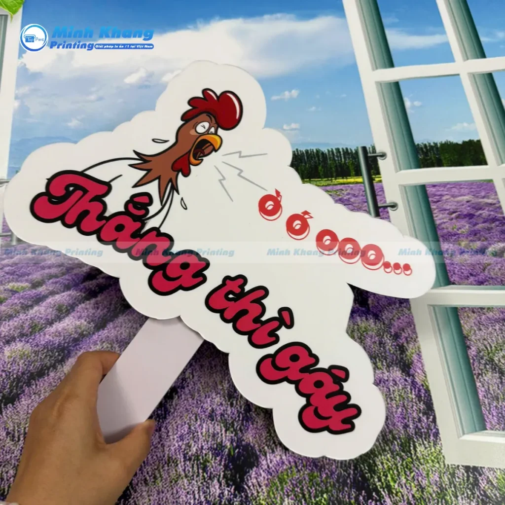 Mẫu hashtag hài hước sự kiện thể thao với hình con gà chibi hài hucows