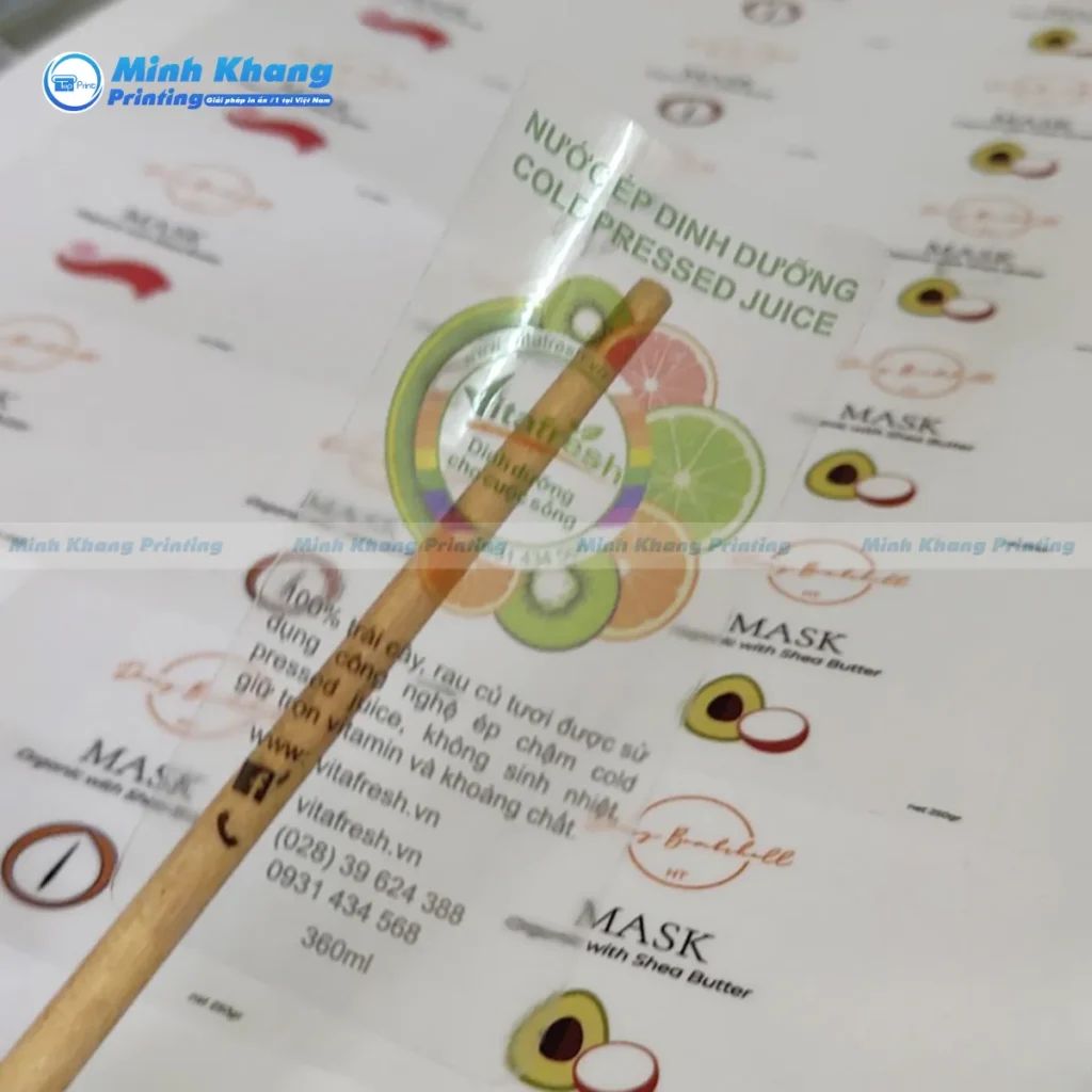 Mẫu decal nhựa sữa dán ly trà sữa có khả năng chống thấm nước đá cực tốt