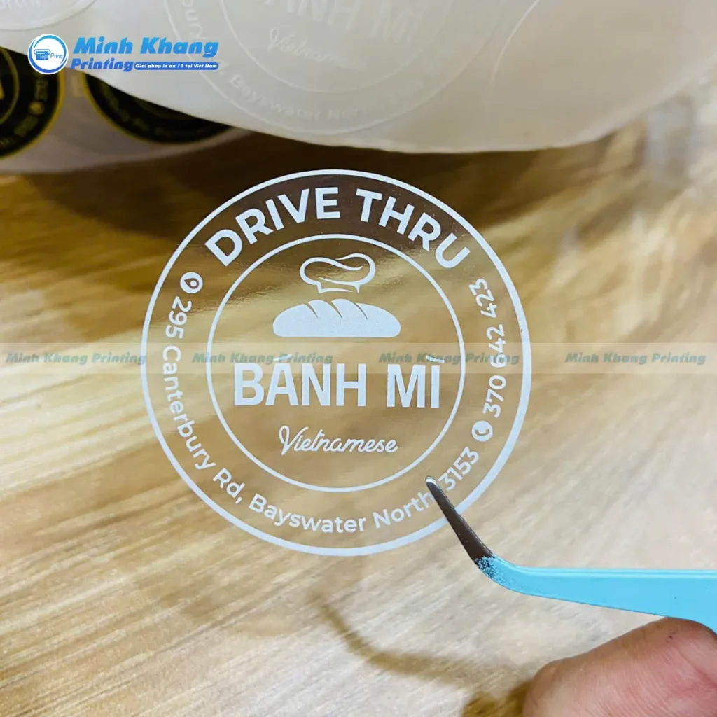 Mẫu logo bánh mì dùng chất liệu decal trong suốt 