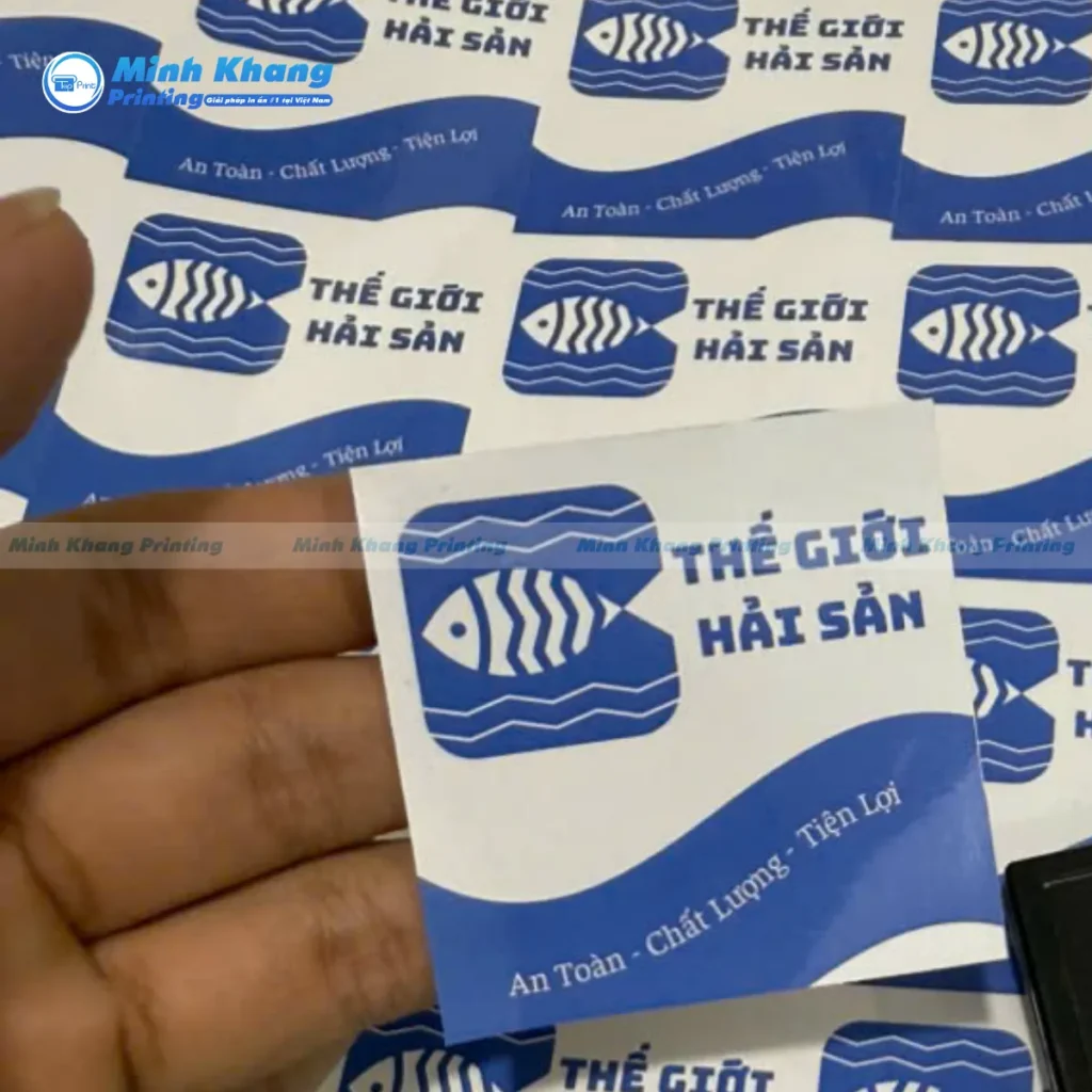 Tại Sao Nhà Hàng Của Bạn Không Thể Thiếu Logo Dán?