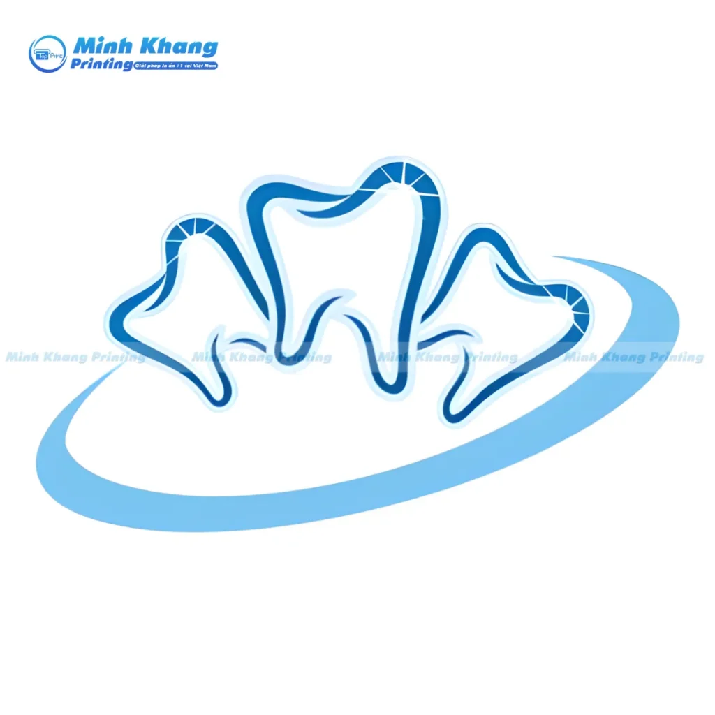 Mẫu logo nha khoa in trên chất liệu decal nhựa trong suốt luôn giữ được độ bền màu sắc nét