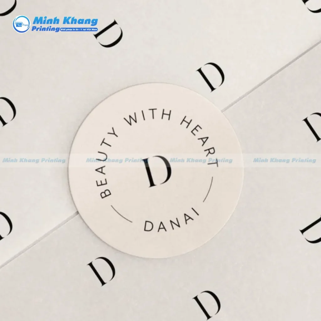 Mẫu logo thời trang dùng tông màu pastel nữ tính dùng niêm phong giấy bảo vệ quần áo