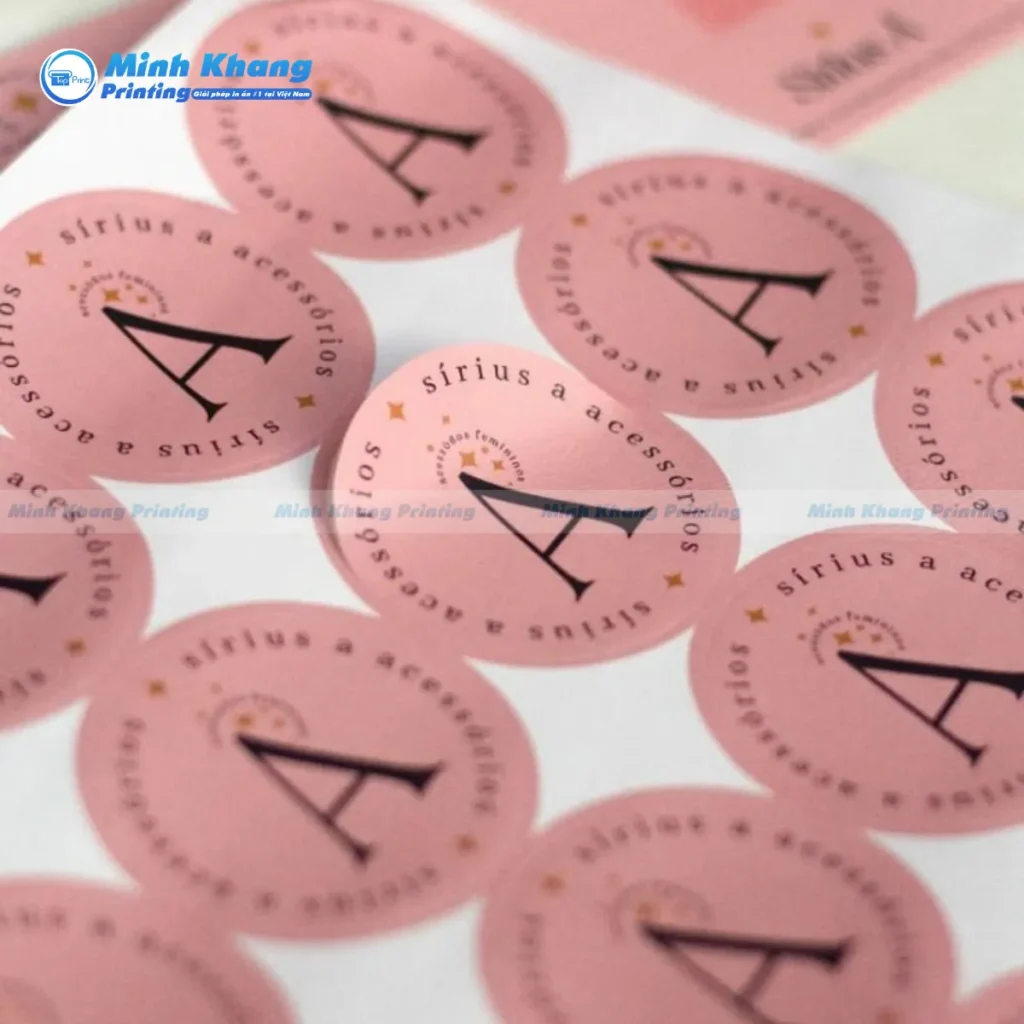 Mẫu logo shop đồ lót nữ sử dụng gam màu pastel nhẹ nhàng đầy vẻ quyến rũ