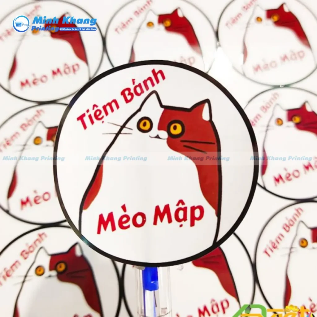 Mẫu logo tiệm bánh với linh vật mèo mập đáng yêu 