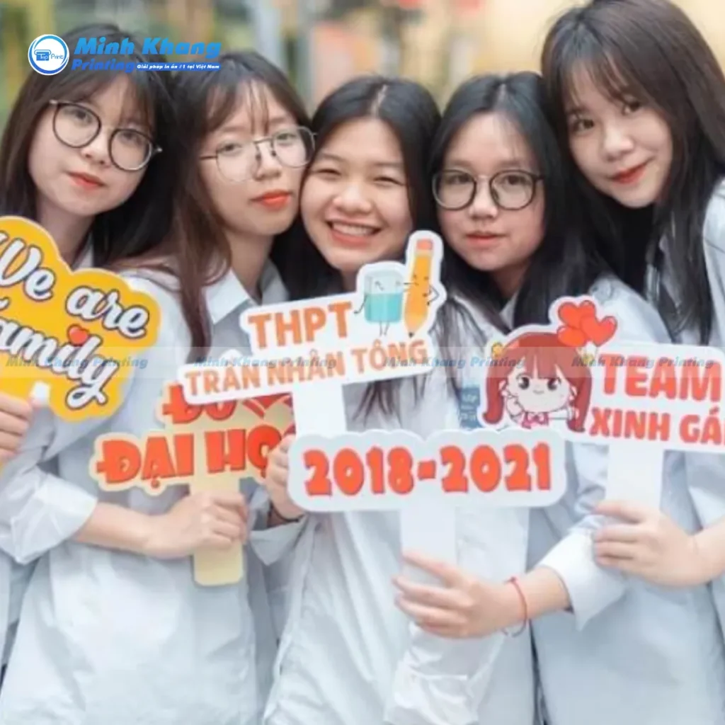 Quy Cách In Hashtag Chụp Hình Cầm Tay Bền & Đẹp