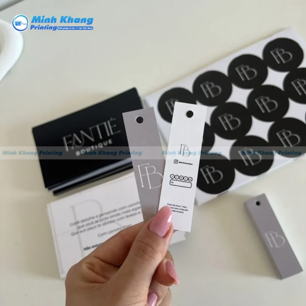 Các Thông Số Kỹ Thuật In Ấn Quan Trọng Khi In Tag Hình Chữ Nhật