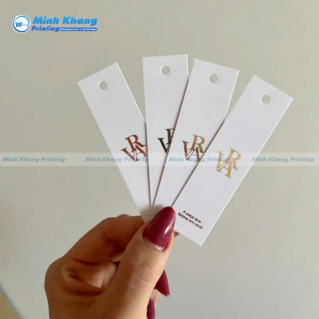 Mẫu mác giấy. tag hình chữ nhật thời trang ép kim logo sang trọng in trên chất liệu giấy mỹ thuật