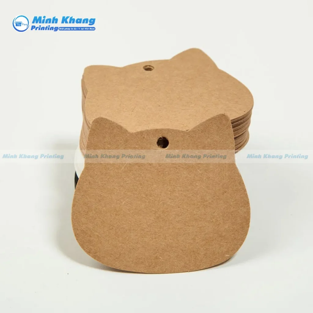 Mẫu thẻ bài giấy kraft đục lỗ xỏ dây cói rất thân thiện với môi trường sống