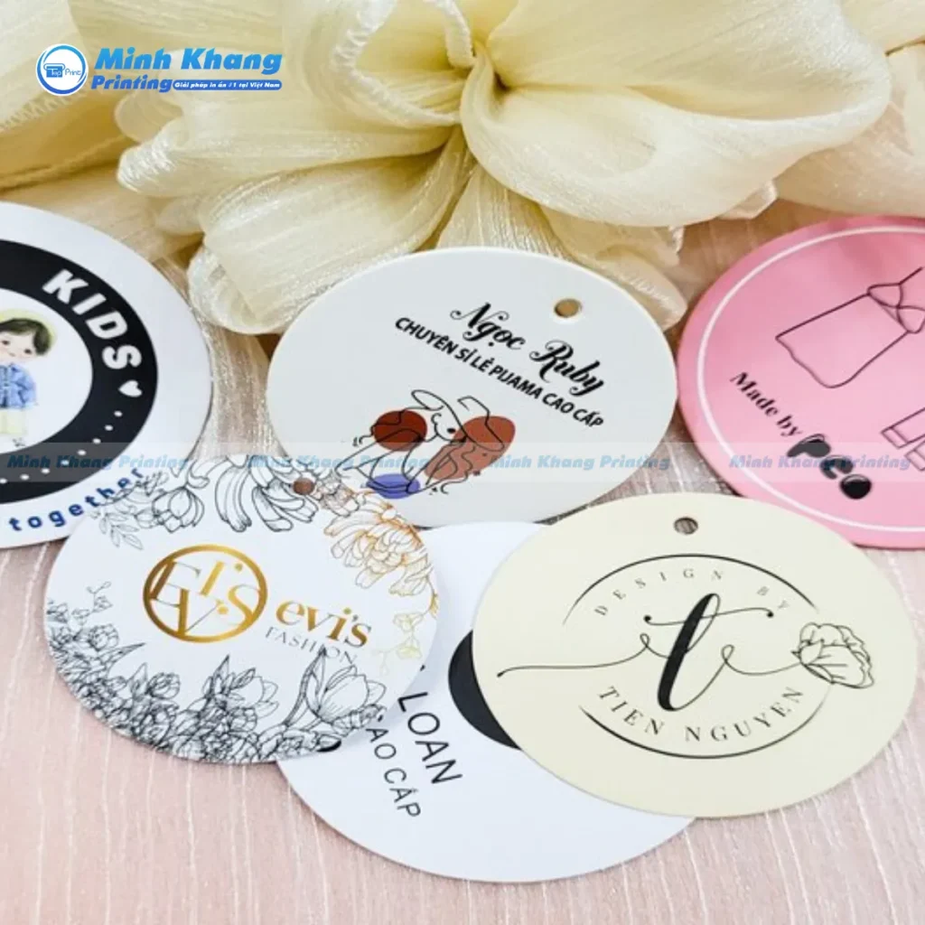 Mẫu mác giấy tròn định lượng dày dặn chống nhăn gãy cực kỳ tốt khi vận chuyển