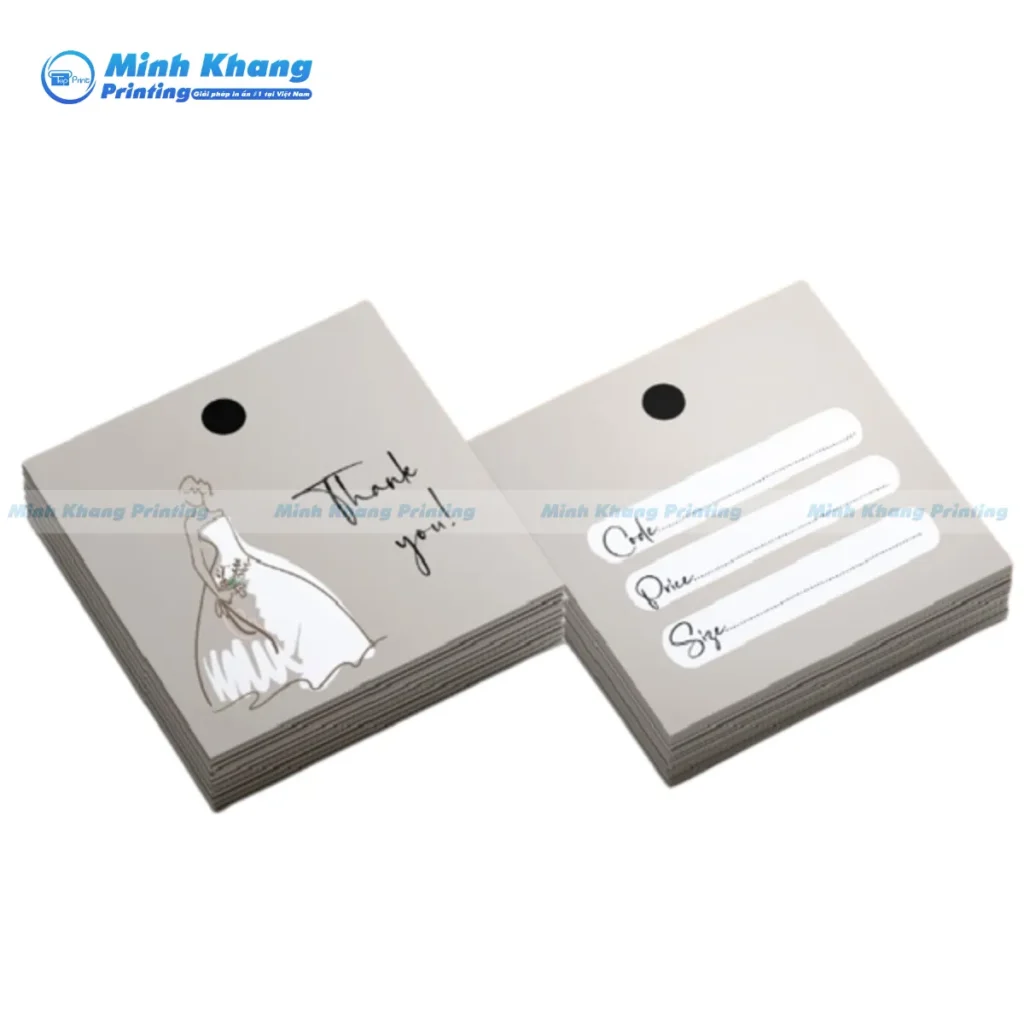 Mẫu tag phụ kiện hình vuông kích thước nhỏ nhắn đục lỗ xỏ dây thừng rất thanh lịch đẹp