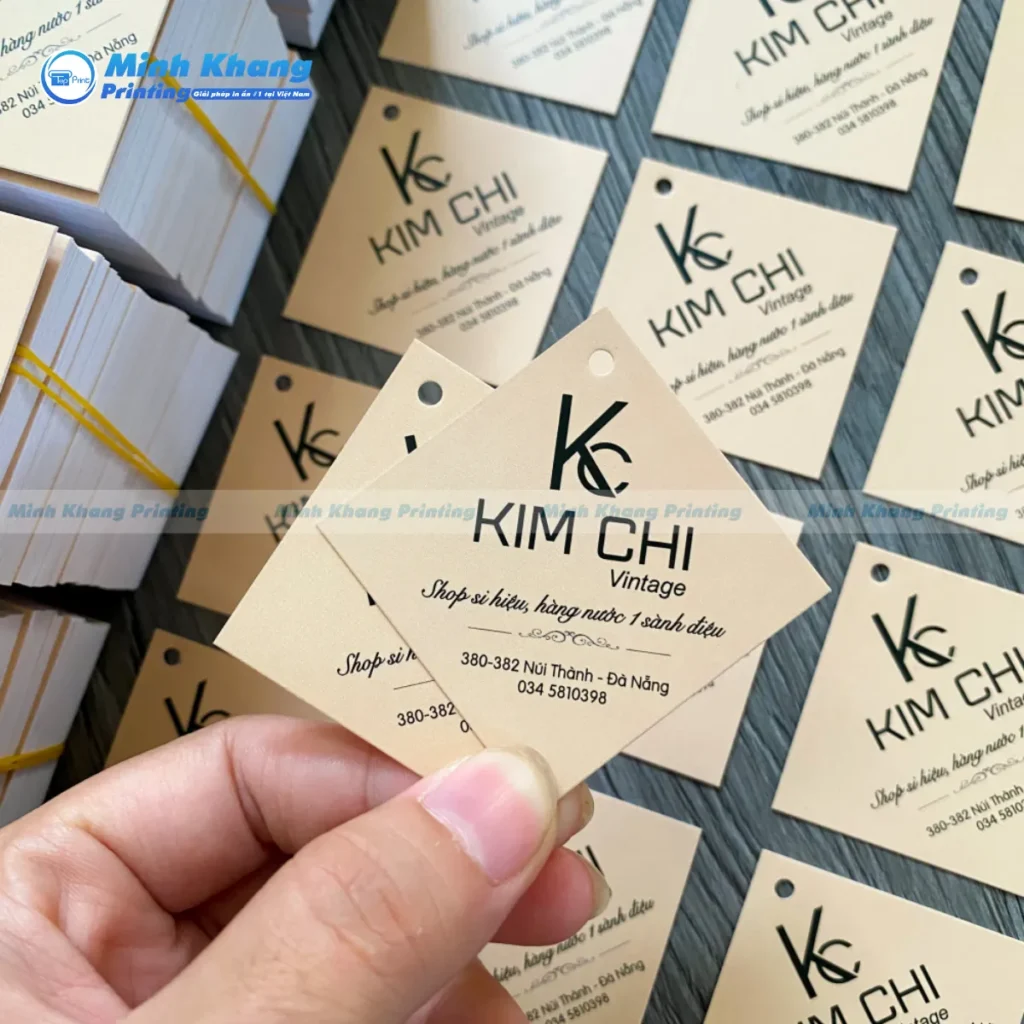 Mẫu thẻ giấy hình vuông cán màng mờ chống thấm nước cực kỳ hiệu quả ấn tượng