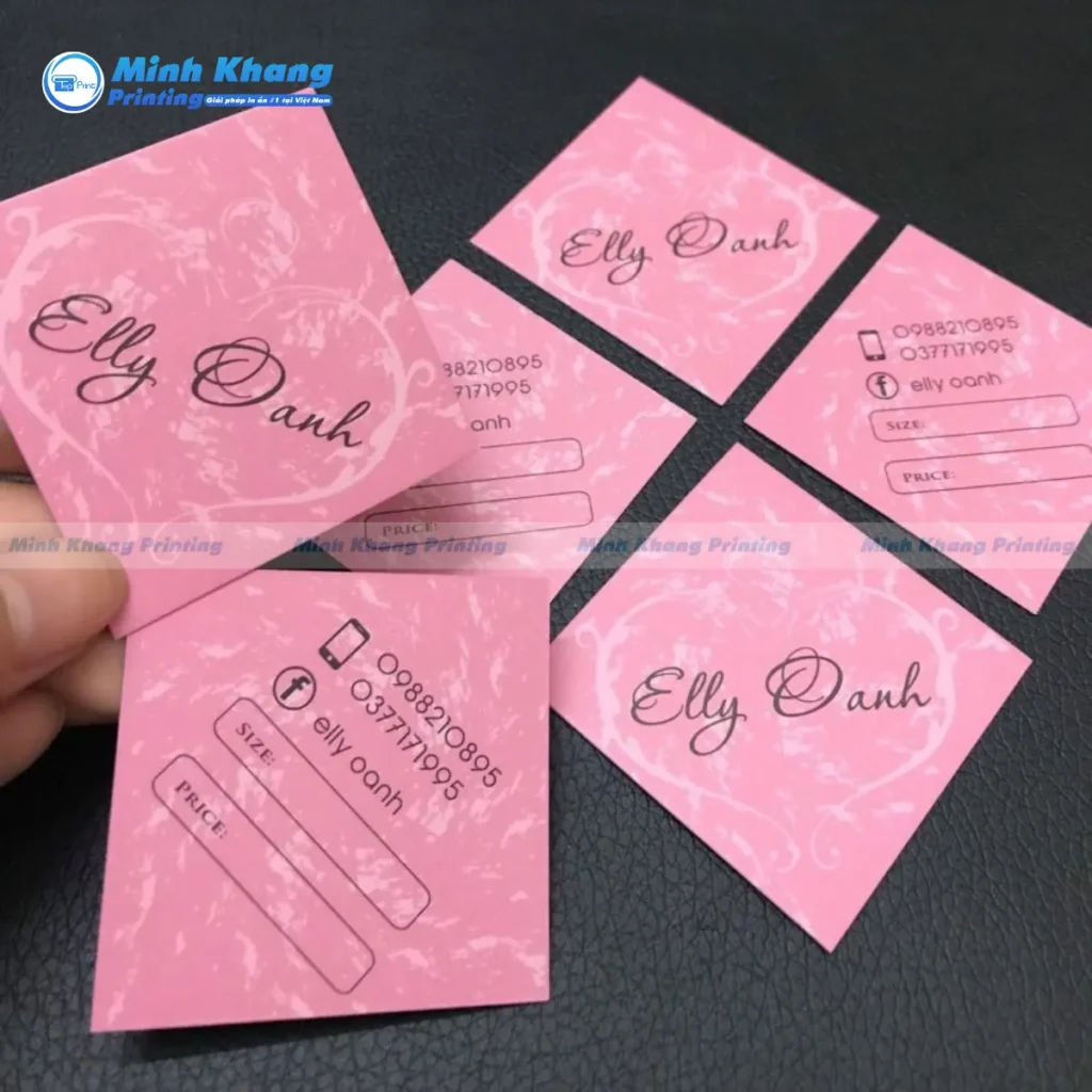 Mẫu tag vuông dập nổi họa tiết chìm trên nền giấy mỹ thuật vô cùng sang trọng