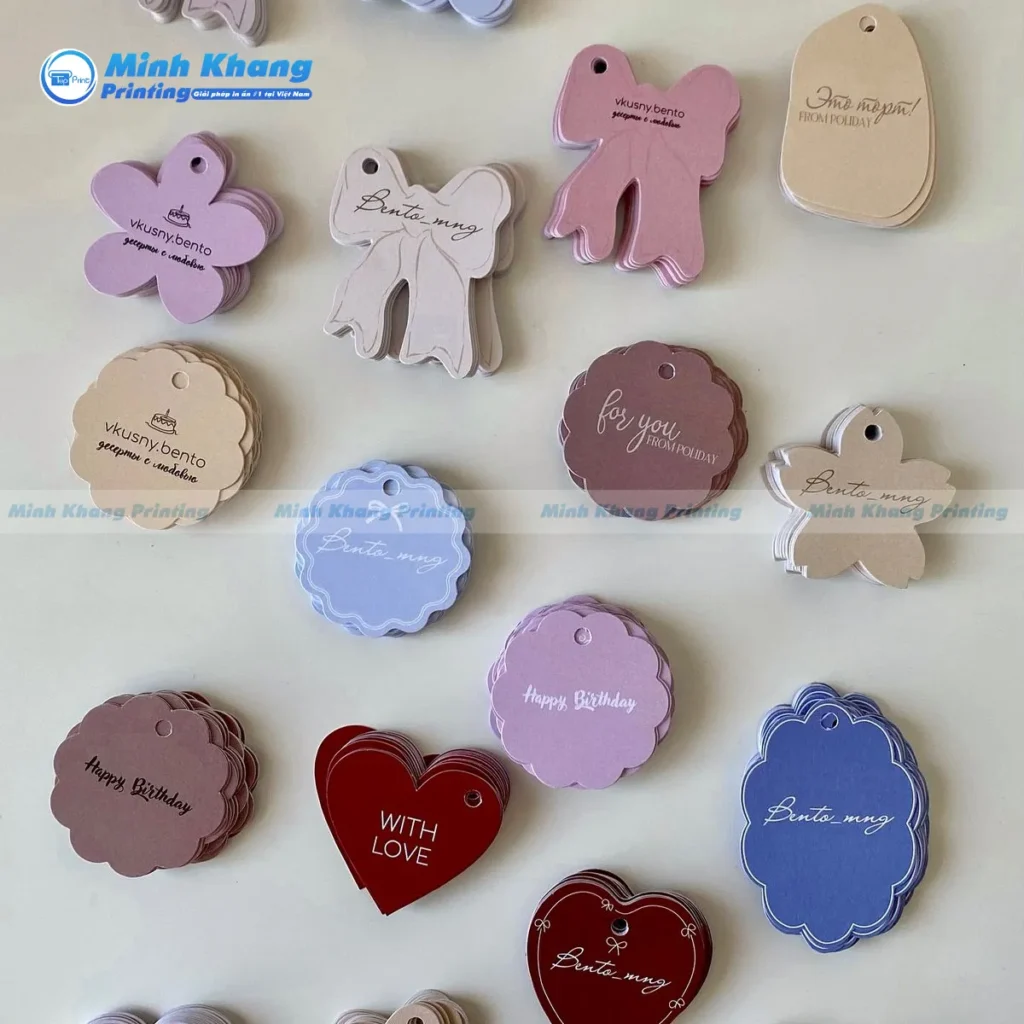 Mẫu tag treo bằng giấy mỹ thuật ướp hương thơm để lại ấn tượng sâu đậm nhất
