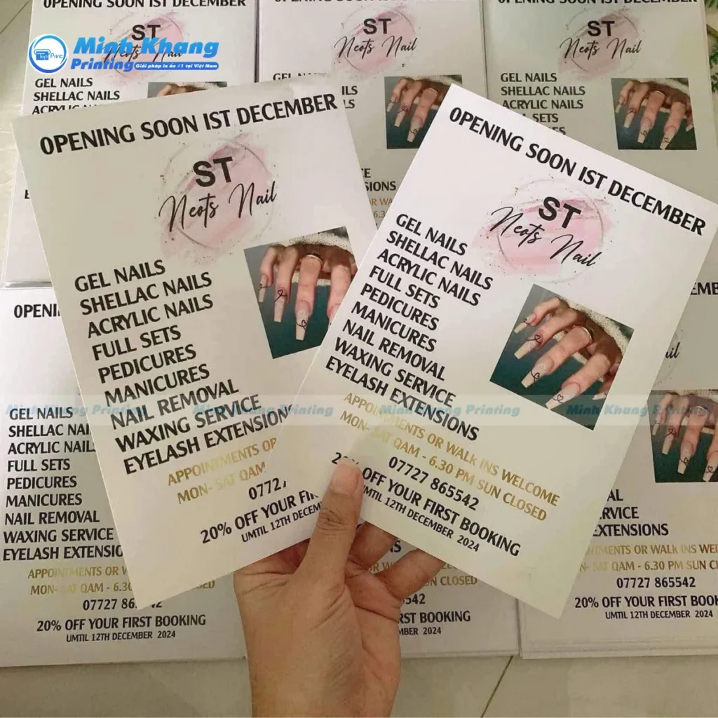 2. Mẫu poster dán tường tiệm nail sử dụng tông màu hồng phấn ngọt ngào thu hút khách