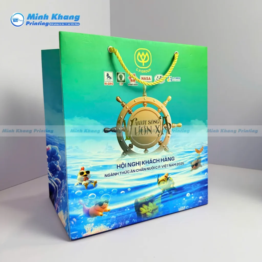 Mẫu túi giấy đứng ép kim logo màu vàng đồng tạo sự đẳng cấp cho doanh nghiệp