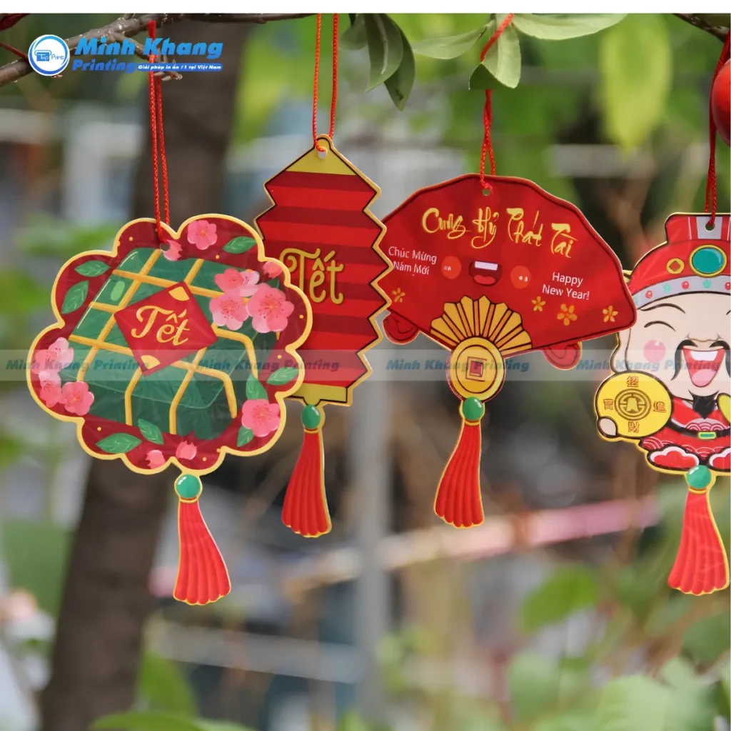 Tag Treo Tết Là Gì? Ý Nghĩa Phong Thủy & Thẩm Mỹ Ngày Xuân