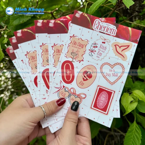Mẫu decal giấy in kỹ thuật số phù hợp số lượng ít